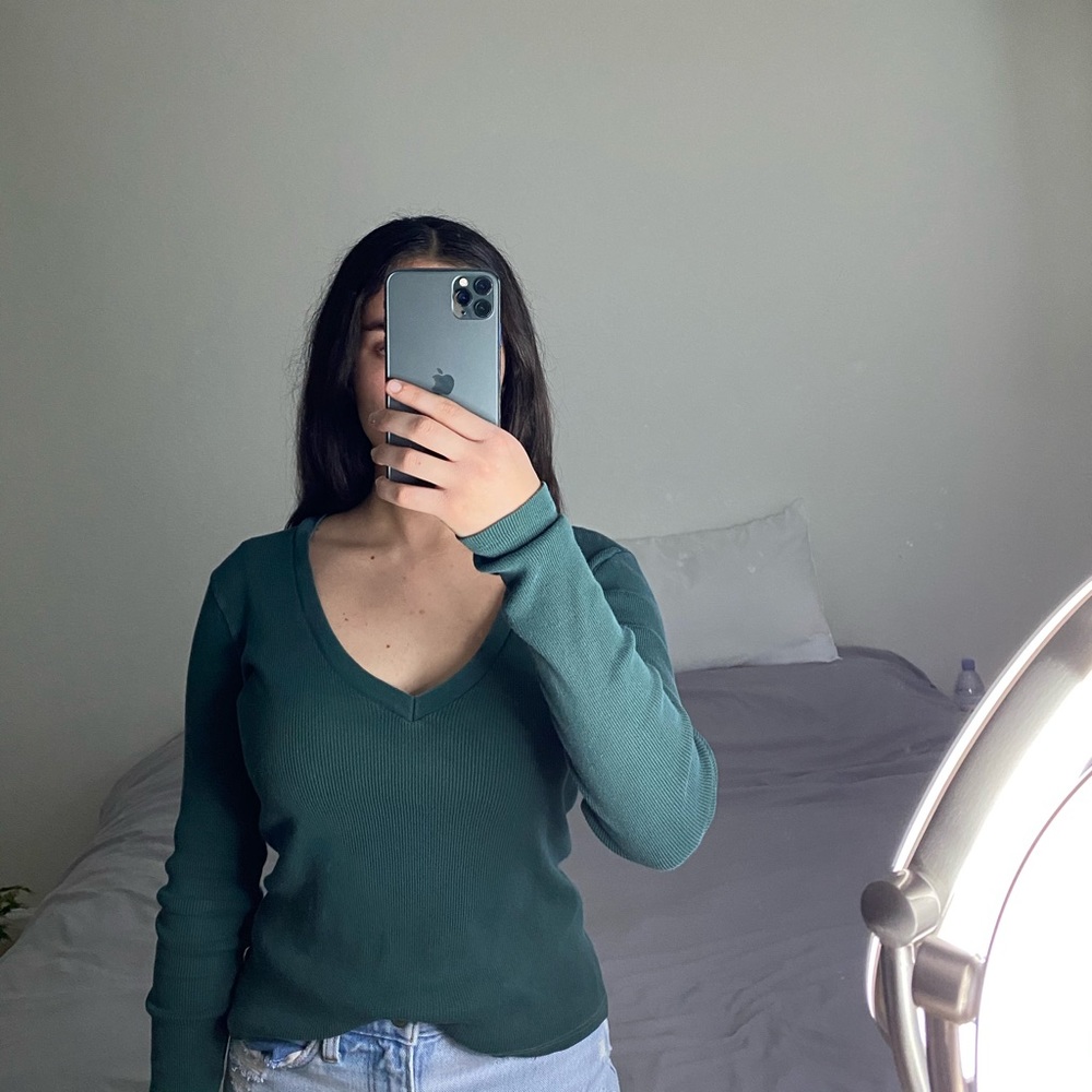 Brandy Melville green long sleeve V-neck
